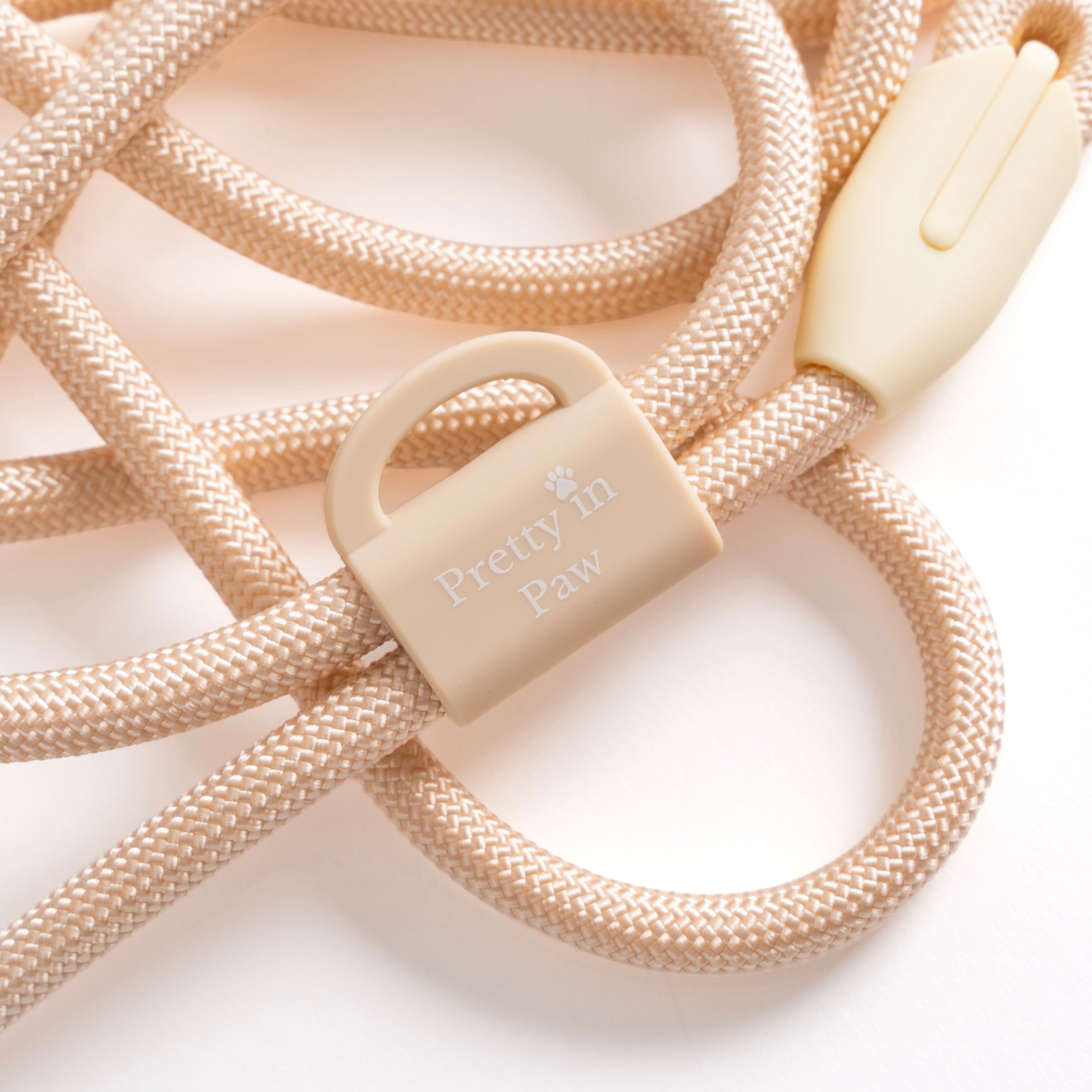Daisy Daydream Beige Hands-Free Lead
